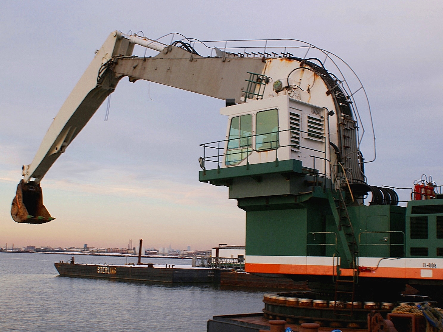 EIK Long reach Liebherr 944